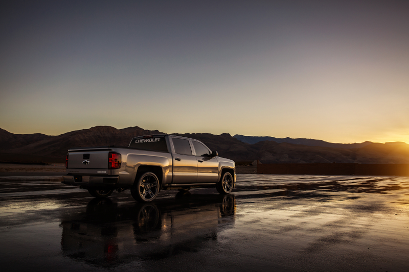 Illustration for article titled The 2018 Chevy Silverado Performance Concept Has A Battle-Ready Supercharged V8 Heart Of FuryÂ